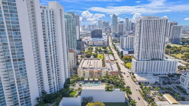 2001 Biscayne Boulevard 2303, Miami, FL 33137