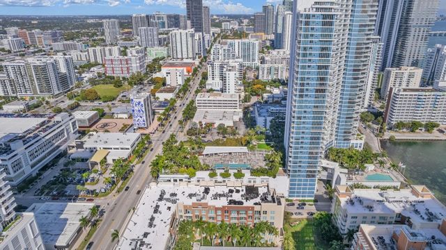 2001 Biscayne Boulevard 2303, Miami, FL 33137