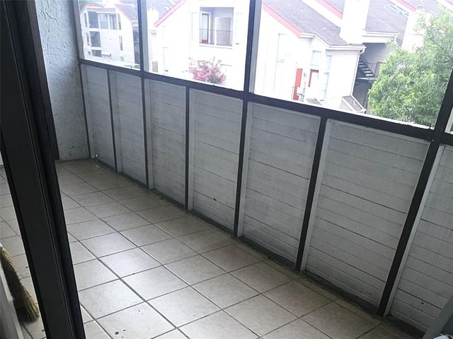 3025 Walnut Bend 35, Houston, TX 77042