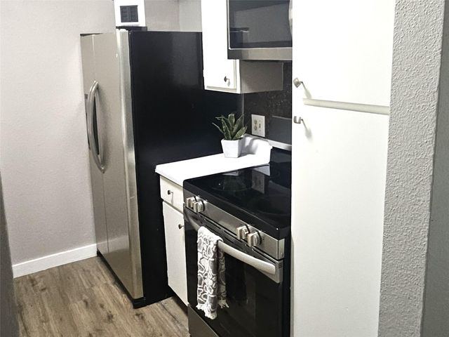 3025 Walnut Bend 35, Houston, TX 77042