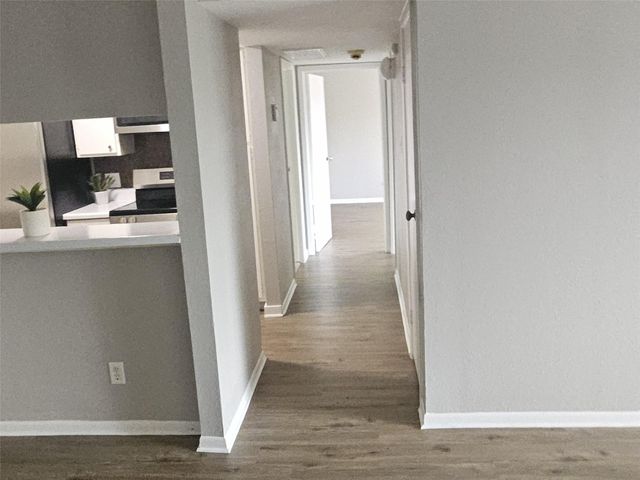 3025 Walnut Bend 35, Houston, TX 77042