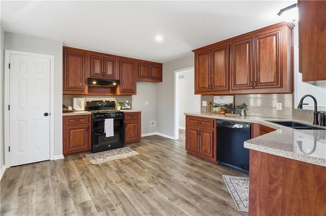 232 Barrett Springs Way, Canton, GA 30115