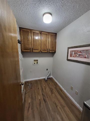 1106 Meadowview Drive, Euless, TX 76039