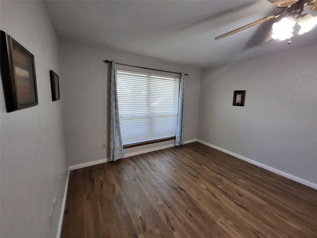1106 Meadowview Drive, Euless, TX 76039