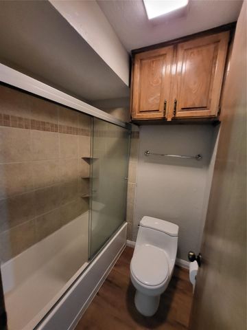1106 Meadowview Drive, Euless, TX 76039