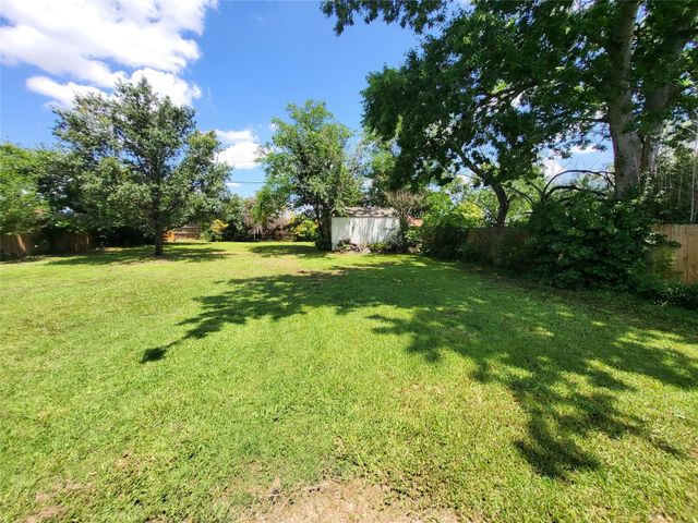 1106 Meadowview Drive, Euless, TX 76039