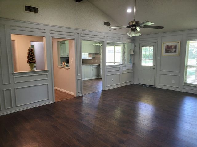 1106 Meadowview Drive, Euless, TX 76039