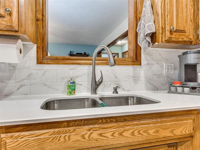 8201 Canna Lane, Oklahoma City, OK 73132