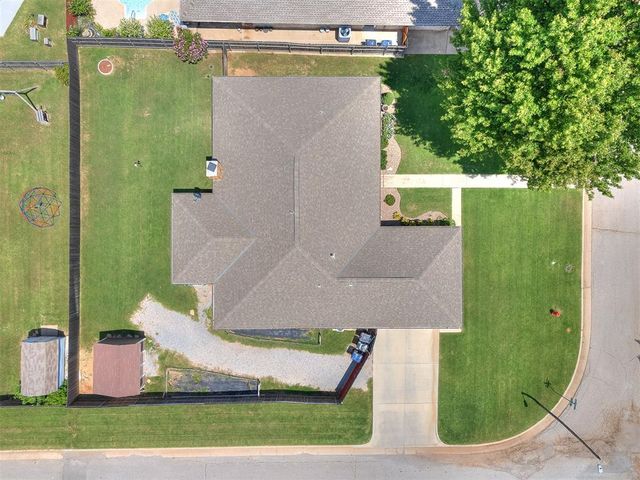 8201 Canna Lane, Oklahoma City, OK 73132