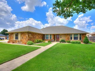 8201 Canna Lane, Oklahoma City, OK 73132
