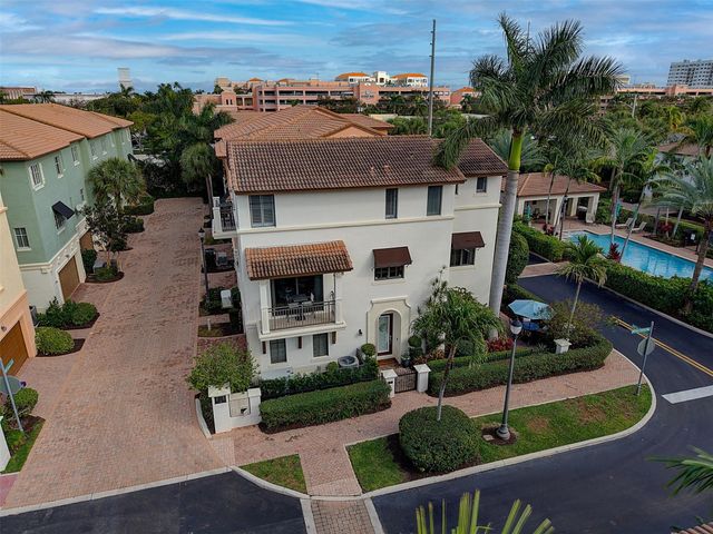 72 NW Chaucer Lane, Boca Raton, FL 33432