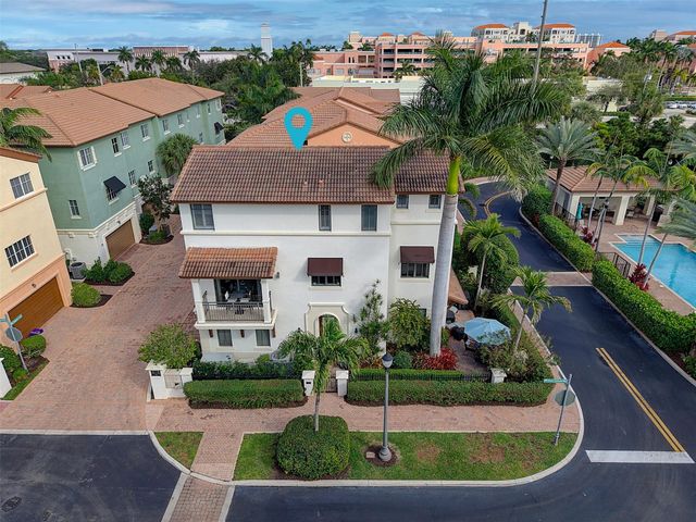 72 NW Chaucer Lane, Boca Raton, FL 33432