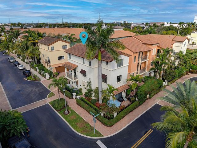 72 NW Chaucer Lane, Boca Raton, FL 33432