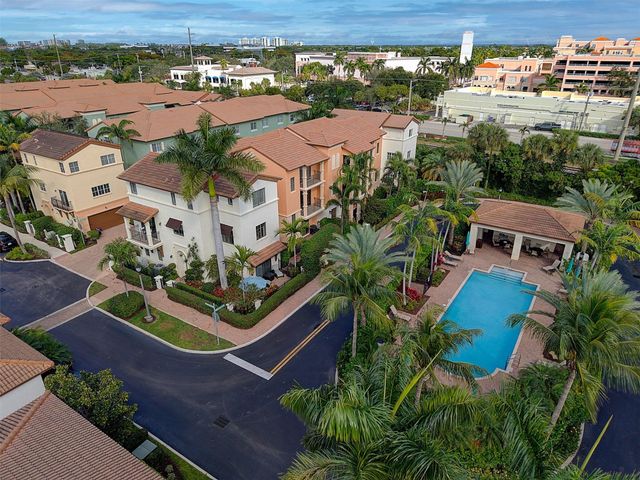 72 NW Chaucer Lane, Boca Raton, FL 33432