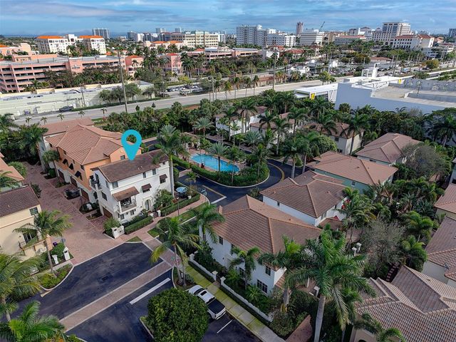 72 NW Chaucer Lane, Boca Raton, FL 33432