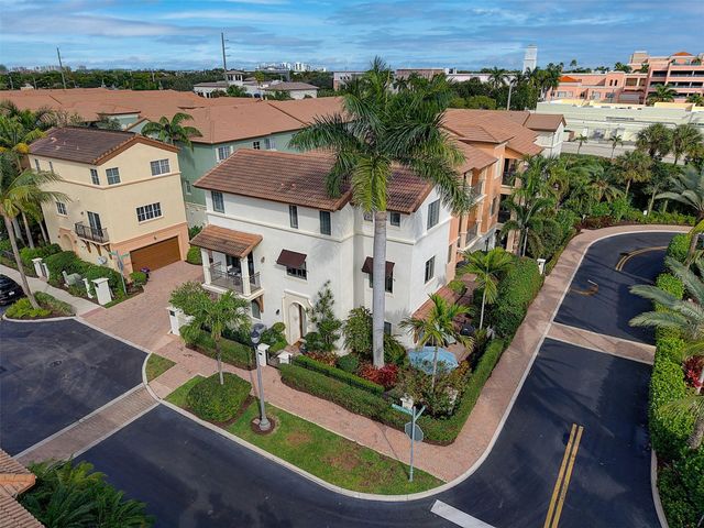 72 NW Chaucer Lane, Boca Raton, FL 33432