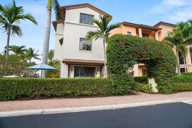 72 NW Chaucer Lane, Boca Raton, FL 33432