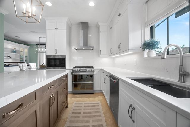 72 NW Chaucer Lane, Boca Raton, FL 33432