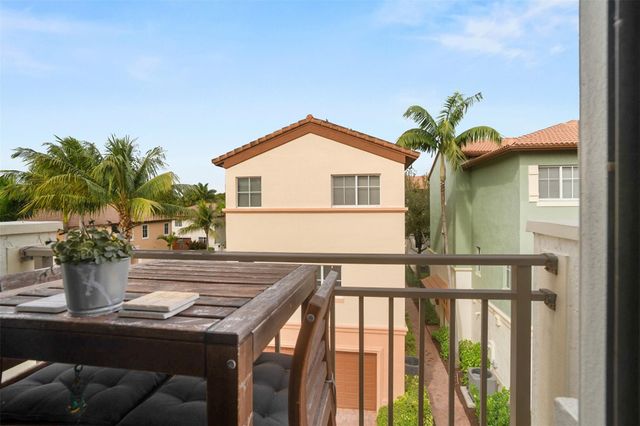 72 NW Chaucer Lane, Boca Raton, FL 33432