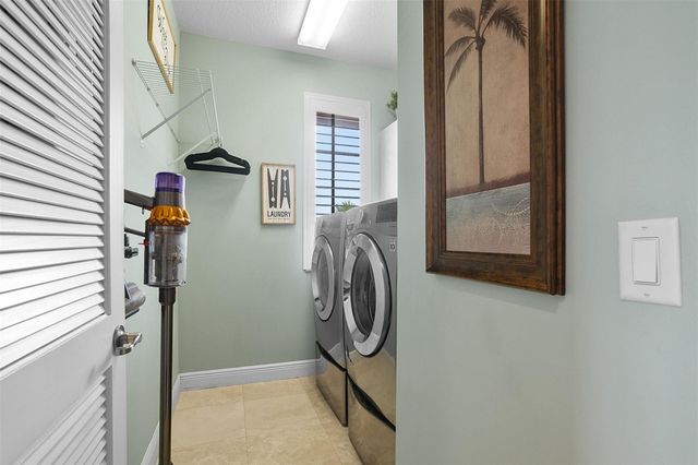 72 NW Chaucer Lane, Boca Raton, FL 33432