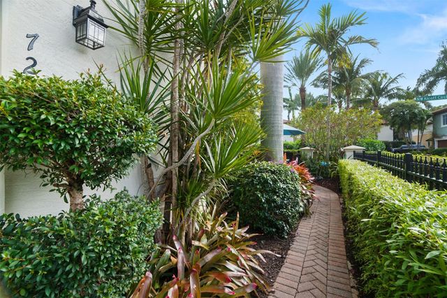 72 NW Chaucer Lane, Boca Raton, FL 33432