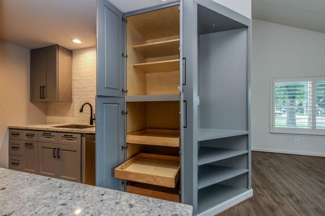 12730 Ridgelow Lane, Houston, TX 77070