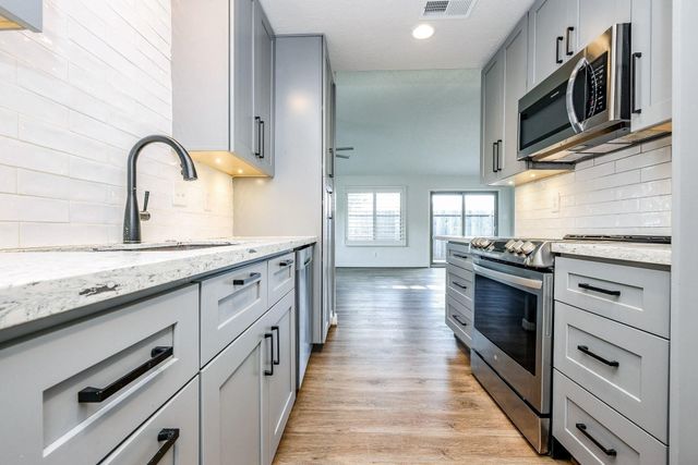 12730 Ridgelow Lane, Houston, TX 77070