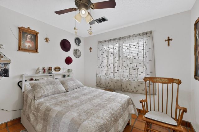 10 Milton Loop, Los Lunas, NM 87031
