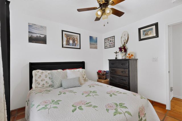 10 Milton Loop, Los Lunas, NM 87031