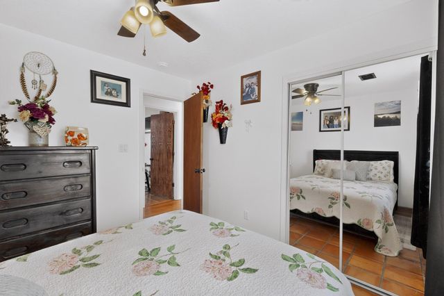 10 Milton Loop, Los Lunas, NM 87031