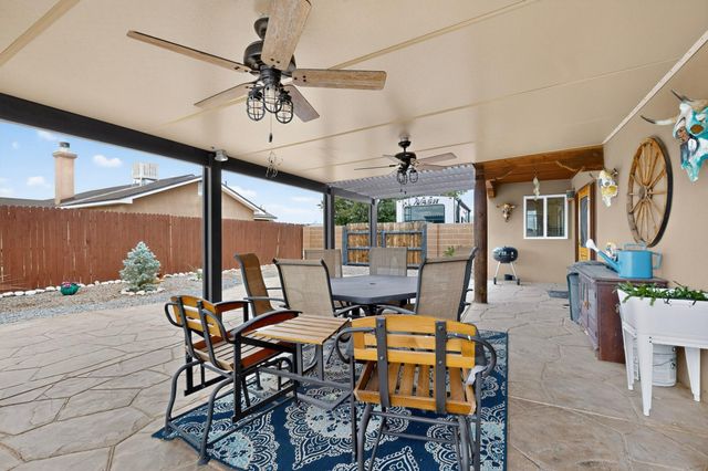 10 Milton Loop, Los Lunas, NM 87031