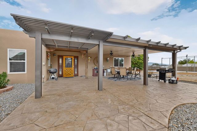 10 Milton Loop, Los Lunas, NM 87031