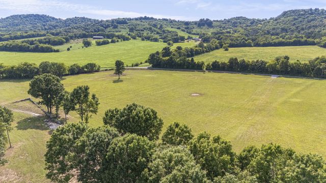3568 Arbor Hill Rd, Petersburg, TN 37144