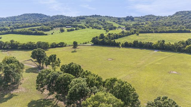 3568 Arbor Hill Rd, Petersburg, TN 37144