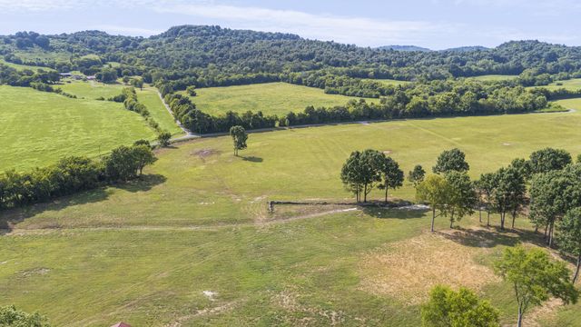 3568 Arbor Hill Rd, Petersburg, TN 37144