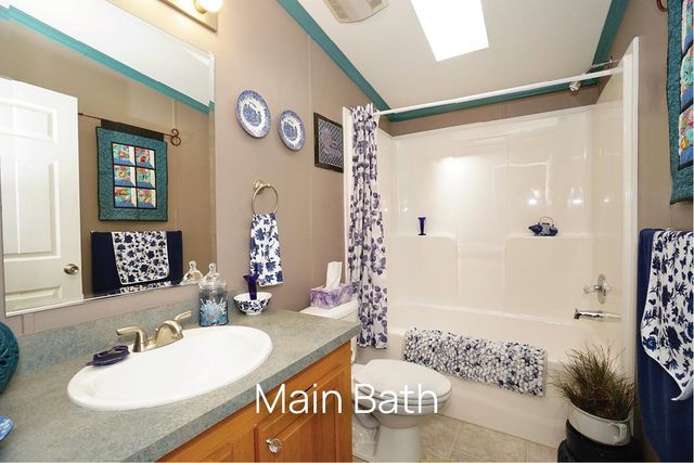 28 West Street, Salem, NH 03079