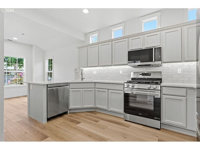 6530 Ne COPPER BEECH Dr, Hillsboro, OR 97124