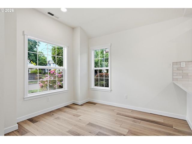 6530 Ne COPPER BEECH Dr, Hillsboro, OR 97124