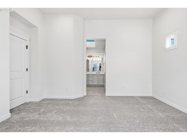 6530 Ne COPPER BEECH Dr, Hillsboro, OR 97124