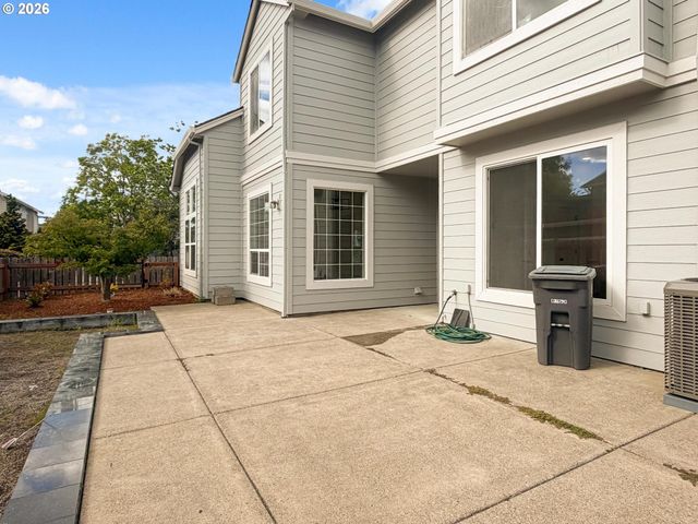 6530 Ne COPPER BEECH Dr, Hillsboro, OR 97124