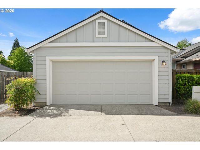 6530 Ne COPPER BEECH Dr, Hillsboro, OR 97124