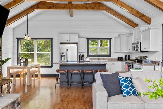 350 Williamson Cir, Smithville, TN 37166