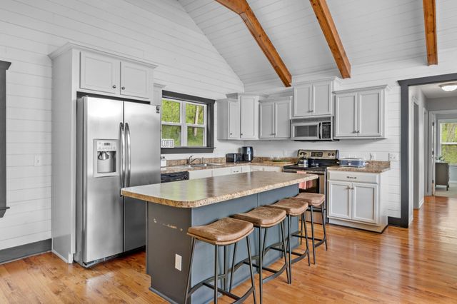 350 Williamson Cir, Smithville, TN 37166