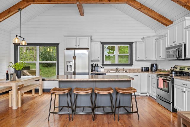 350 Williamson Cir, Smithville, TN 37166