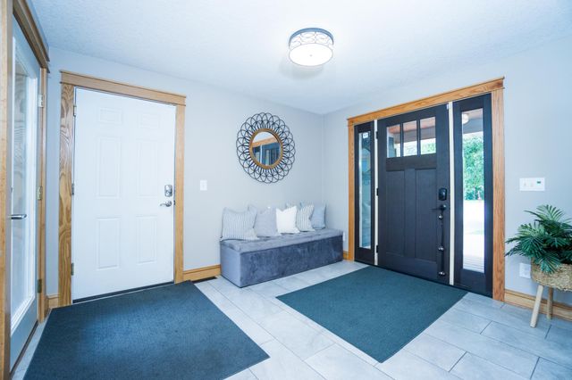 6130 Stillwater Boulevard N, Oakdale, MN 55128