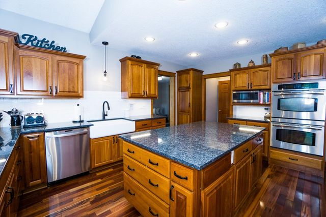 6130 Stillwater Boulevard N, Oakdale, MN 55128