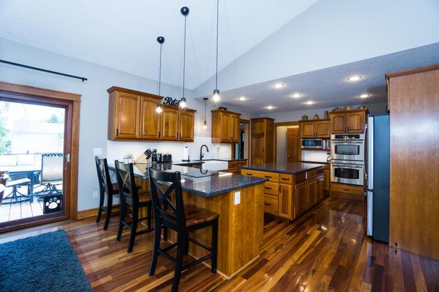 6130 Stillwater Boulevard N, Oakdale, MN 55128