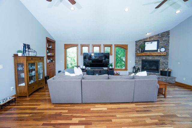 6130 Stillwater Boulevard N, Oakdale, MN 55128