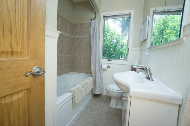 6130 Stillwater Boulevard N, Oakdale, MN 55128