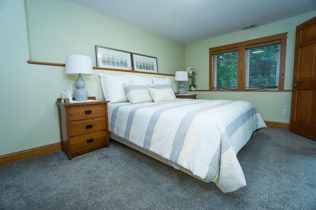 6130 Stillwater Boulevard N, Oakdale, MN 55128